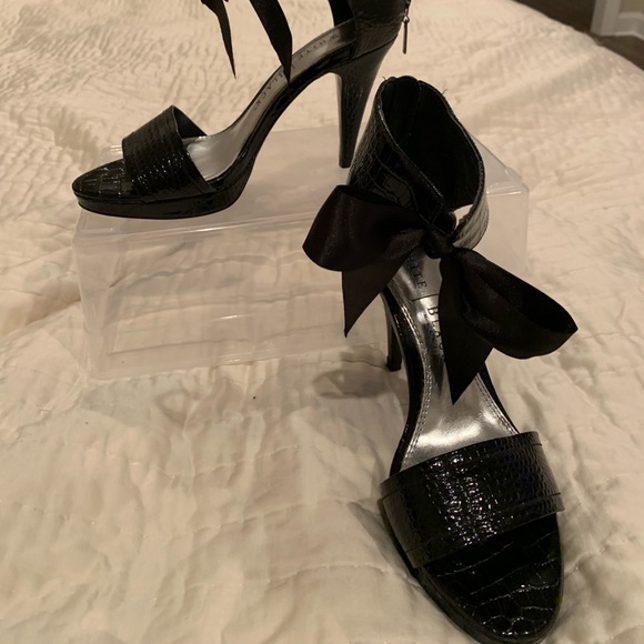 Black house white market heels - Picture 2 of 5